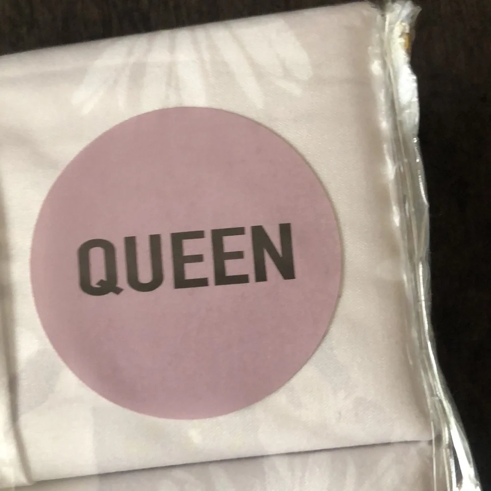 Trina Turk Stencil Dahlias QUEEN Sheet Set